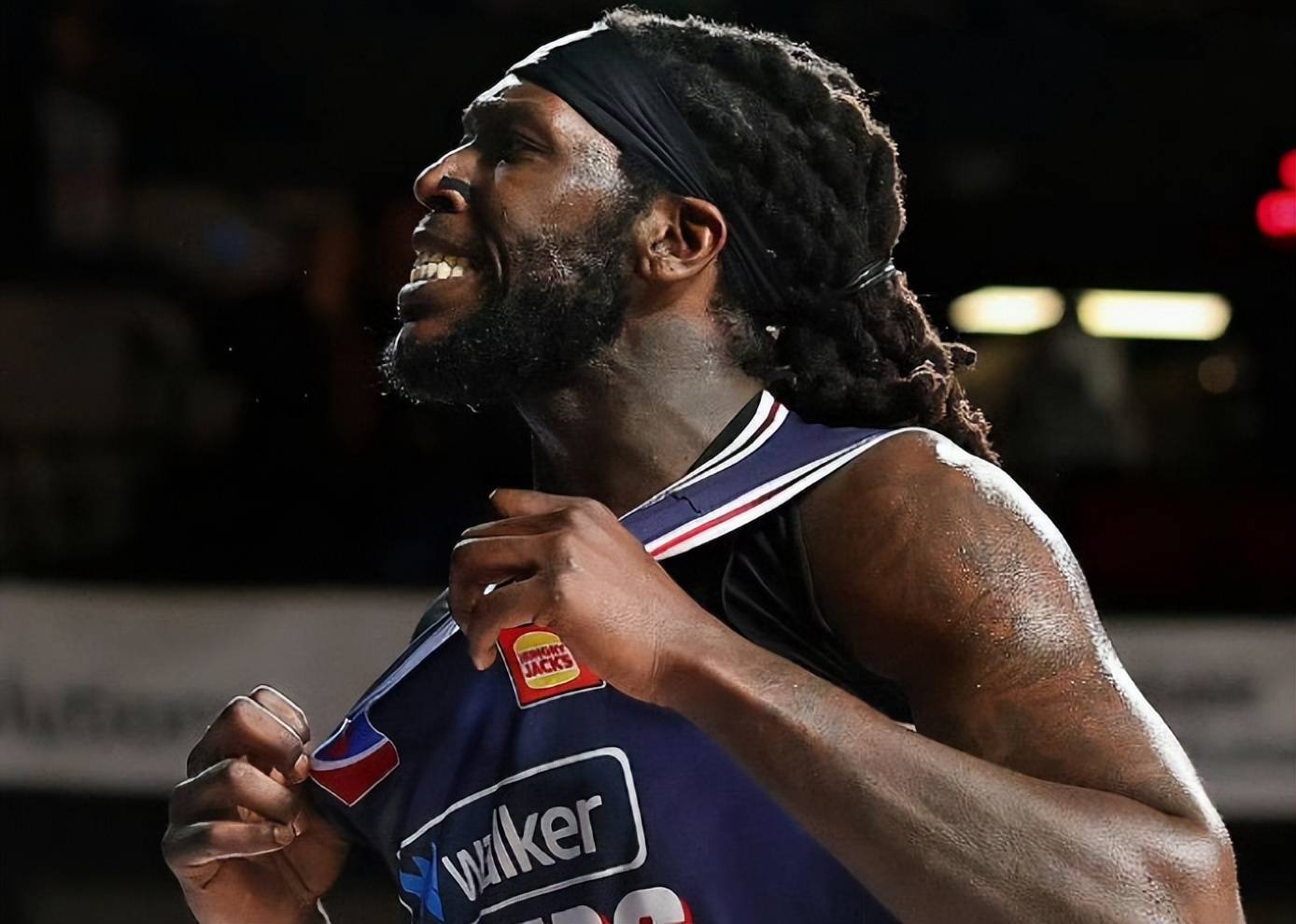 包含浙江稠州迎NBA常规赛关键赛；赛后造点机会；压力陡增；年轻球员得到机会的词条