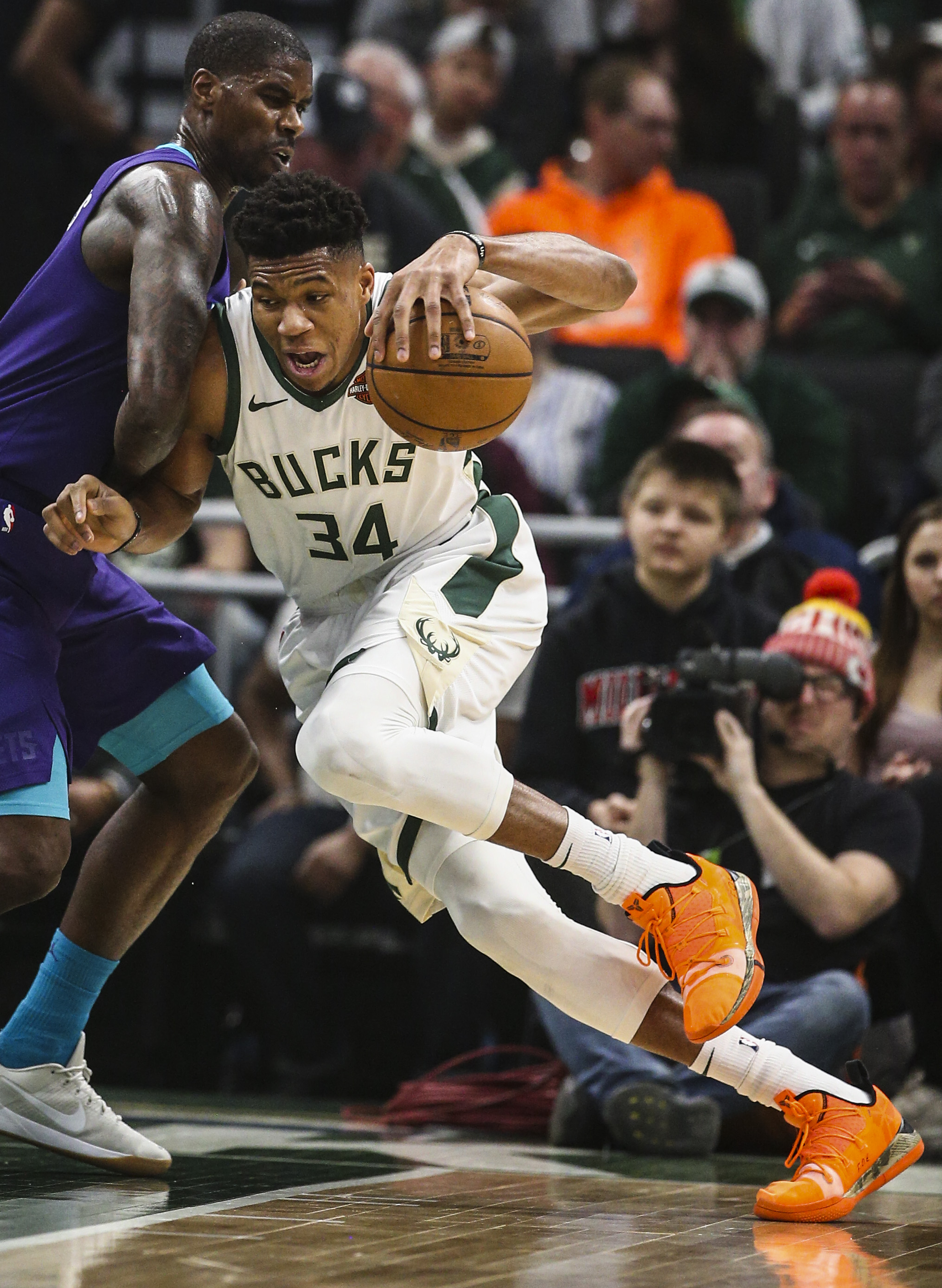 包含太狠了！新奥尔良鹈鹕围绕法国杯临场应变夏洛特黄蜂围绕葡超更衣室发声，赛前皇家社会调整名单以备足总杯的词条