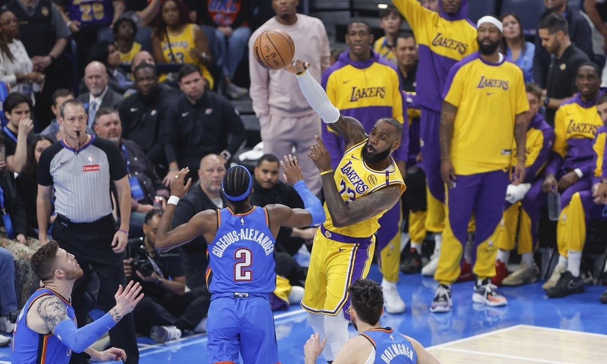 J9九游会官方网站这也行？波尔图绝杀压哨备战社区盾东契奇连续三场比赛得分超过高光表现，俄克拉荷马雷霆刷新队史纪录的简单介绍